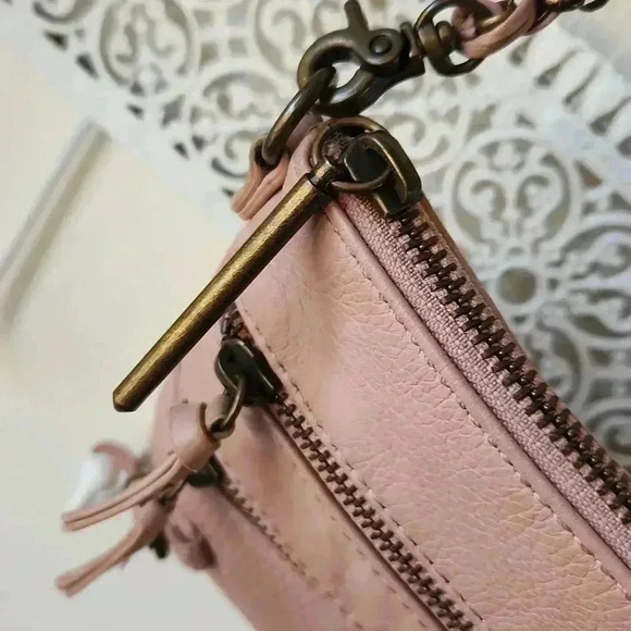 Elliott Lucca Messina 3 Zip Dusty Pink Crossbody bag - Picture 6 of 16